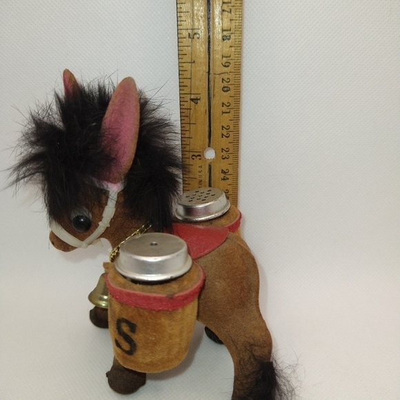 Vintage Donkey Salt And Pepper Shaker - Picture 6 of 7